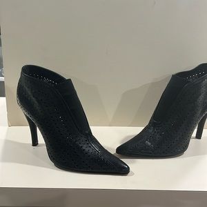 BCBGMAXAZRIA Made in Italy Black High Heel Ankle Booties size 8.5B 39